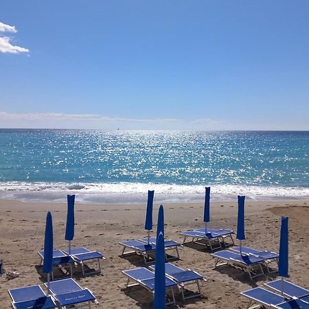 Sweet Sea View Apartment ซาโวนา ภายนอก รูปภาพ