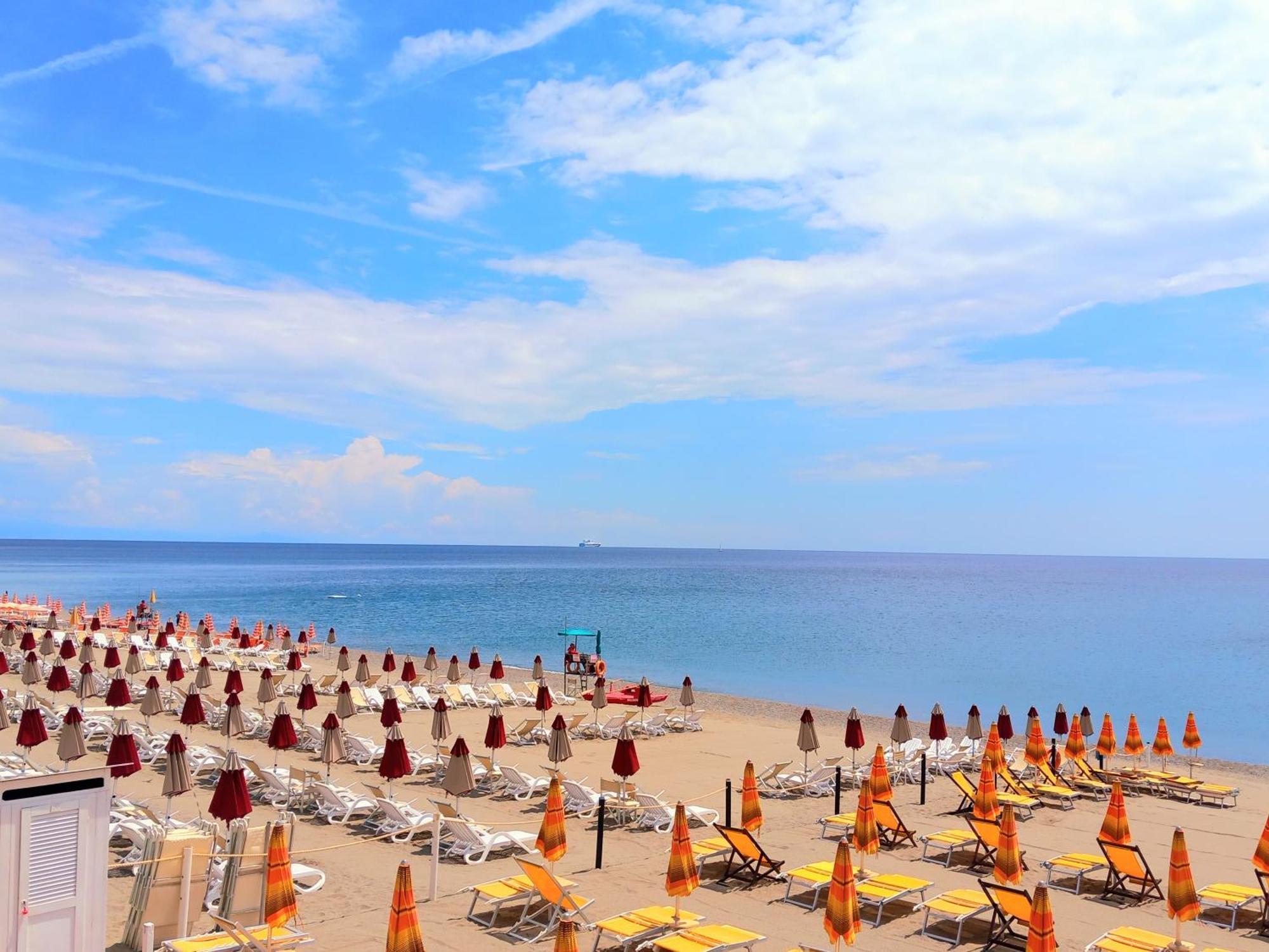 Sweet Sea View Apartment ซาโวนา ภายนอก รูปภาพ